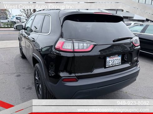 Used 2019 Jeep Cherokee Latitude w/ Popular Appearance Group FWD image 4