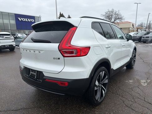 Used 2024 Volvo XC40 B5 Ultimate image 7