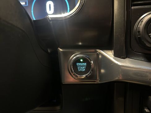 Certified 2022 Ford F150 Lariat image 19