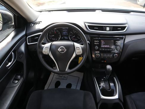 Used 2016 Nissan Rogue S FWD image 20