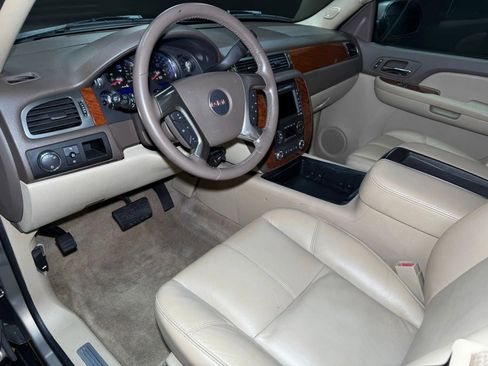 Used 2007 GMC Yukon SLT w/ SLT Preferred Equipment Group image 42