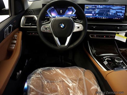 Used 2026 BMW X7 xDrive40i image 16