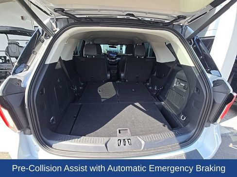 Used 2025 Ford Explorer Active w/ Active Comfort Package RWD image 8