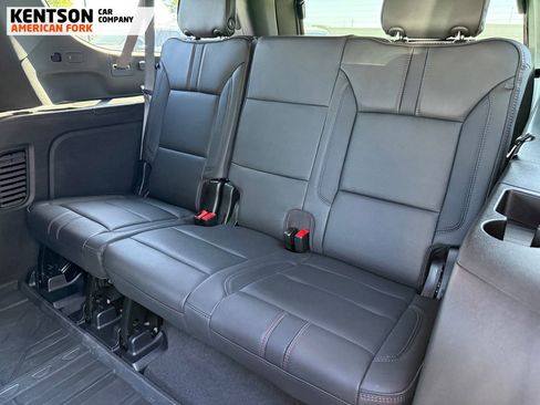 Used 2025 Chevrolet Suburban RST w/ RST Capability Package AWD/4WD image 33