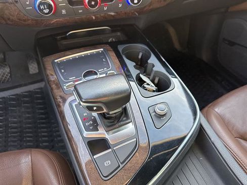 Used 2017 Audi Q7 3.0T Premium Plus w/ Premium Plus Package image 14