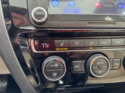 Used 2017 Volkswagen Jetta SEL FWD image 30