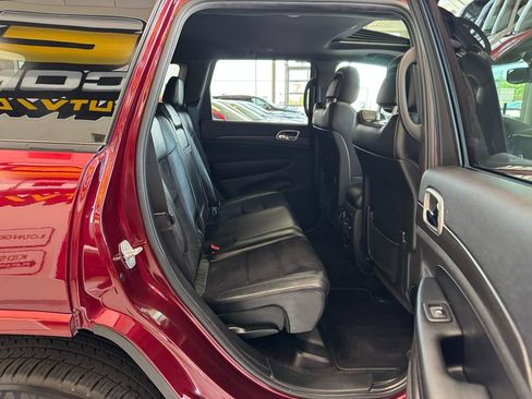 Used 2018 Jeep Grand Cherokee Altitude AWD/4WD image 49