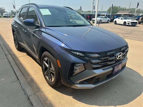 Used 2025 Hyundai Tucson SEL FWD image 2