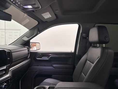 Used 2024 GMC Sierra 1500 SLE image 32