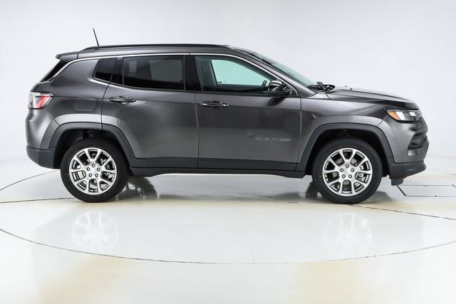 Used 2022 Jeep Compass Latitude AWD/4WD image 14