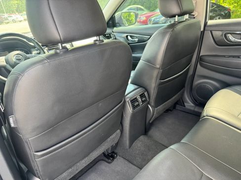Used 2017 Nissan Rogue SL w/ SL Premium Package FWD image 16