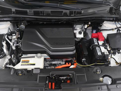 Used 2024 Nissan Leaf SV Plus image 31