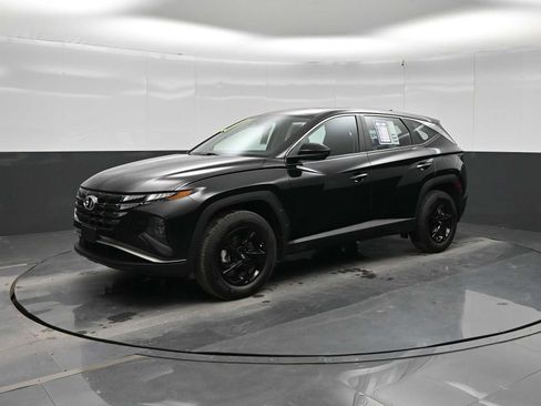 Used 2023 Hyundai Tucson SE AWD/4WD image 4