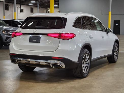 Used 2025 Mercedes-Benz GLC 300 4MATIC image 8