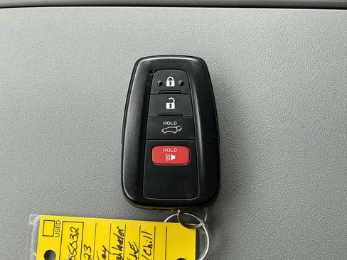 Used 2023 Toyota Highlander XLE image 31