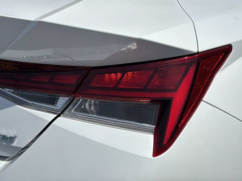 Certified 2023 Hyundai Elantra Limited FWD image 46