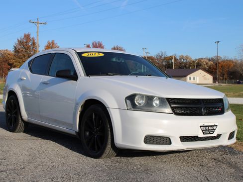Used 2013 Dodge Avenger SE image 4