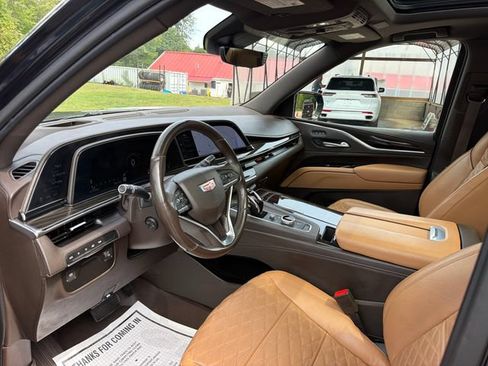Used 2021 Cadillac Escalade Premium Luxury AWD/4WD image 14