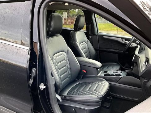 Used 2024 Ford Escape Platinum w/ Premium Technology Package AWD/4WD image 7