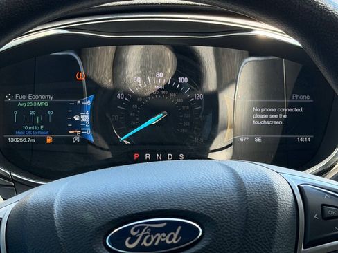 Used 2017 Ford Fusion SE w/ Fusion SE Technology Package FWD image 13