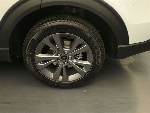 New 2026 Ford Explorer Active w/ Active Comfort Package image 9