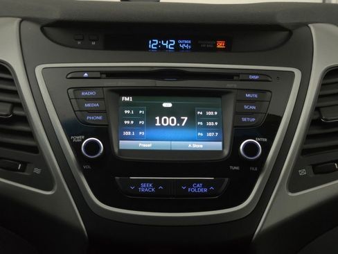 Used 2014 Hyundai Elantra Limited image 24