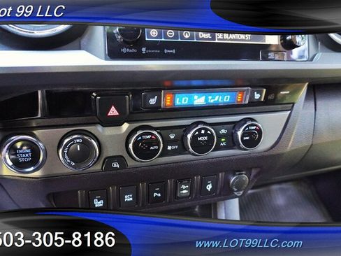 Used 2017 Toyota Tacoma TRD Off-Road w/ Premium & Technology Package AWD/4WD image 21