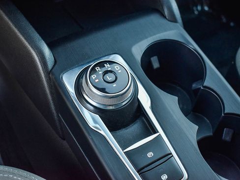 Used 2022 Ford Escape SE w/ Cold Weather Package image 17