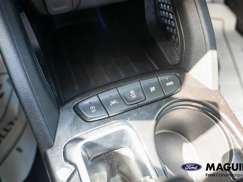 Used 2024 Chevrolet TrailBlazer LT w/ LT Cold Weather Package AWD/4WD image 27