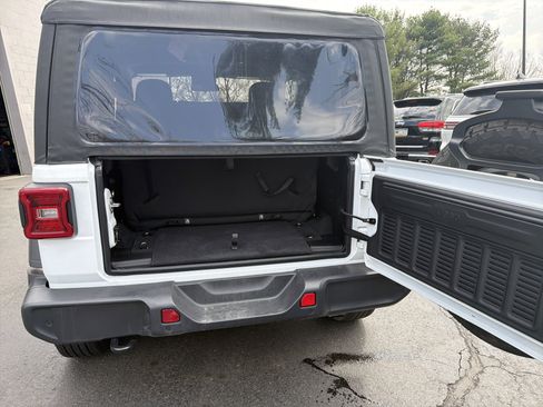 Certified 2025 Jeep Wrangler Sport AWD/4WD image 9