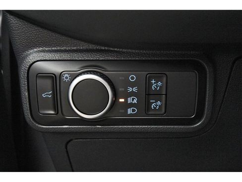 New 2025 Ford Explorer Active image 18