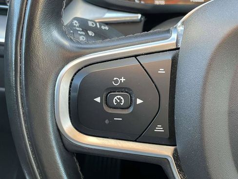 Used 2020 Volvo XC60 T5 Momentum w/ Protection Package Premier AWD/4WD image 19