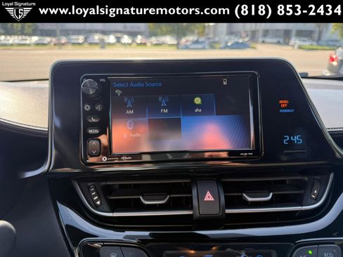 Used 2018 Toyota C-HR XLE FWD image 22