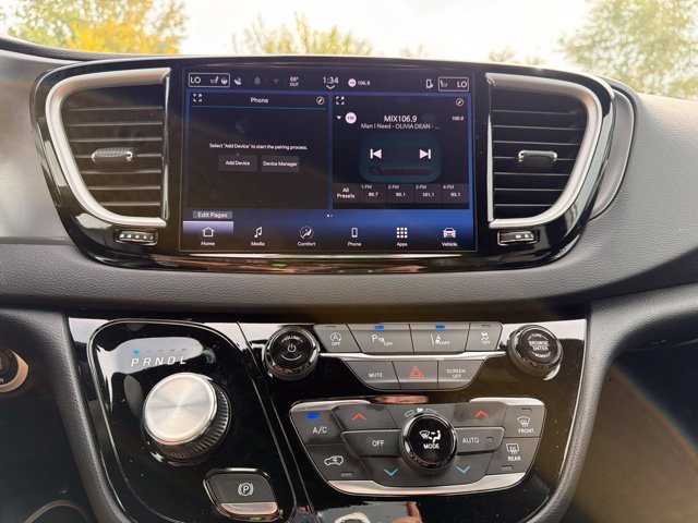 Used 2026 Chrysler Pacifica Select FWD image 7