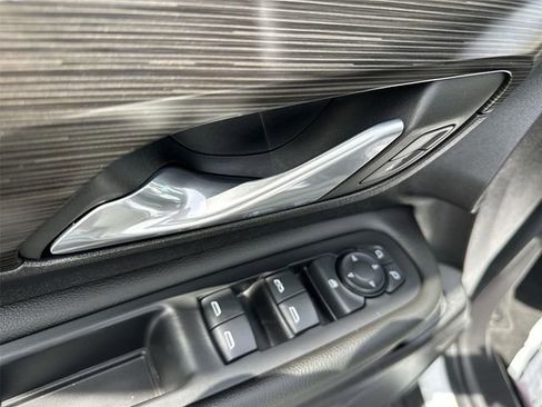 Used 2024 GMC Terrain SLE image 22