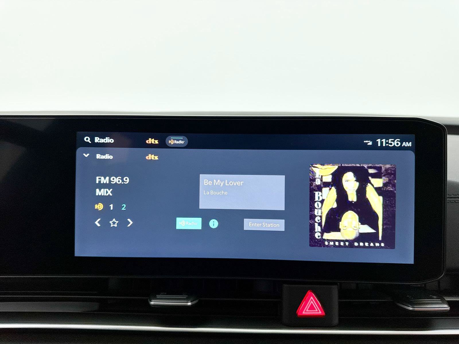 Used 2025 Kia Carnival SX FWD image 6