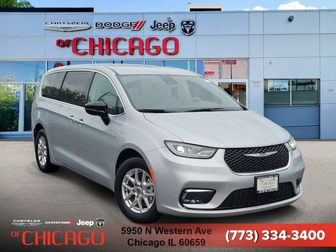 Certified 2024 Chrysler Pacifica Touring-L FWD image 1