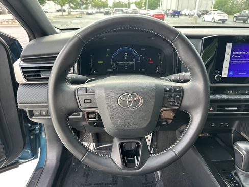 Certified 2025 Toyota Camry SE FWD image 18