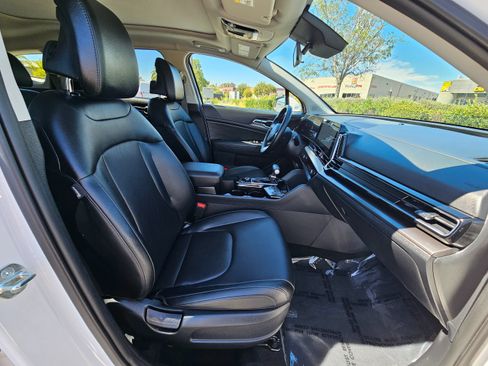 Used 2025 Kia Sportage EX w/ Premium Package AWD/4WD image 33