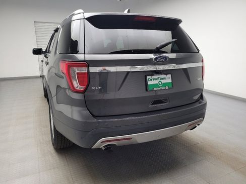 Used 2017 Ford Explorer XLT w/ Equipment Group 202A AWD/4WD image 6