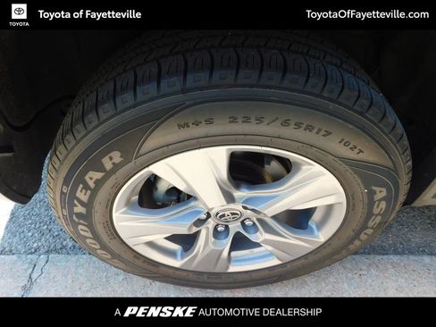 Used 2022 Toyota RAV4 XLE image 7