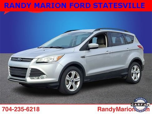 Used 2016 Ford Escape SE w/ Equipment Group 201A image 1