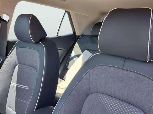 New 2025 Hyundai Venue Limited image 13