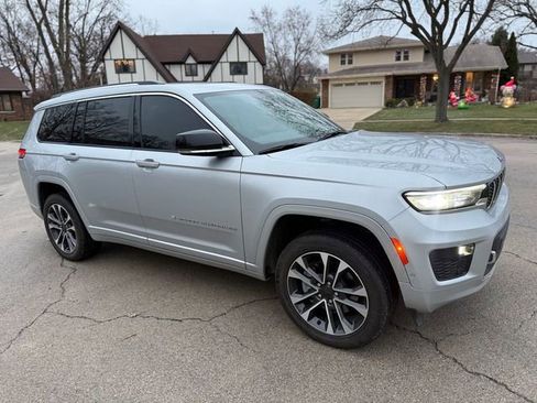 Used 2023 Jeep Grand Cherokee L Overland image 3