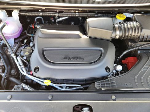 New 2026 Chrysler Pacifica Select FWD image 27