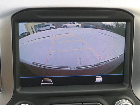 Used 2019 GMC Sierra 1500 SLE w/ SLE Value Package image 2