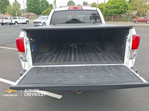 Used 2010 Toyota Tundra 4x4 CrewMax image 22