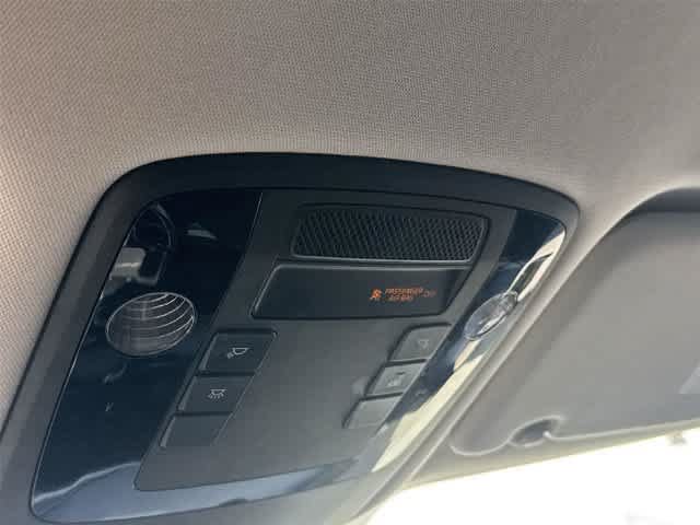 Used 2022 Kia Carnival LX FWD image 30