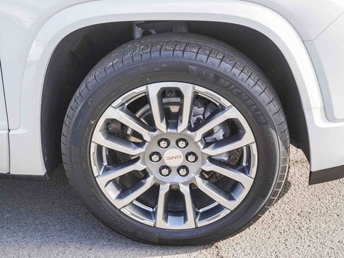 Used 2023 GMC Acadia Denali w/ Denali Technology Package AWD/4WD image 9