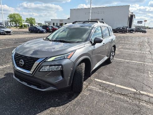 Used 2023 Nissan Rogue SL w/ SL Premium Package AWD/4WD image 2
